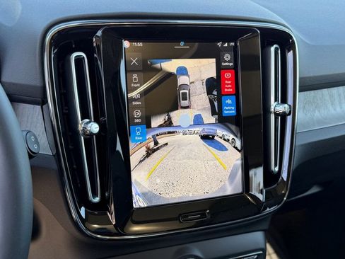 New 2026 Volvo XC40 B5 Ultra w/ Protection Package Premier image 25