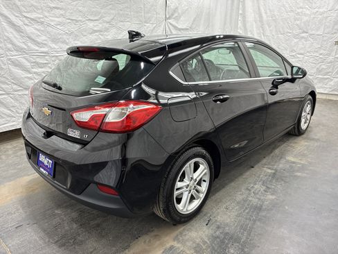 Used 2017 Chevrolet Cruze LT w/ Convenience Package image 3