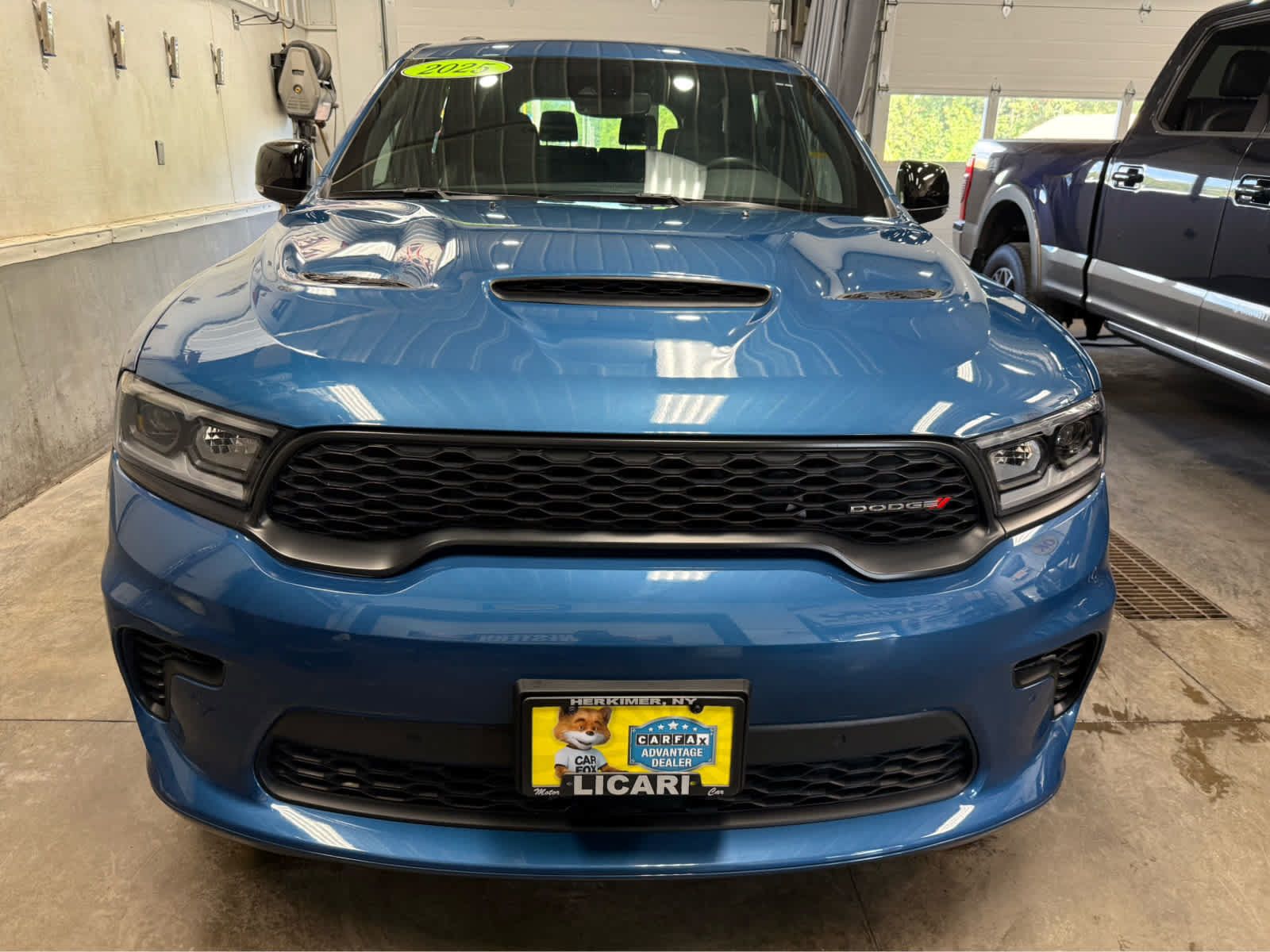 Used 2025 Dodge Durango R/T AWD/4WD image 2
