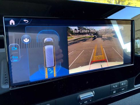 Used 2025 Mercedes-Benz Sprinter 2500 image 8