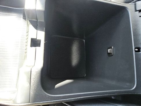 Used 2024 Jeep Grand Cherokee L Laredo image 29