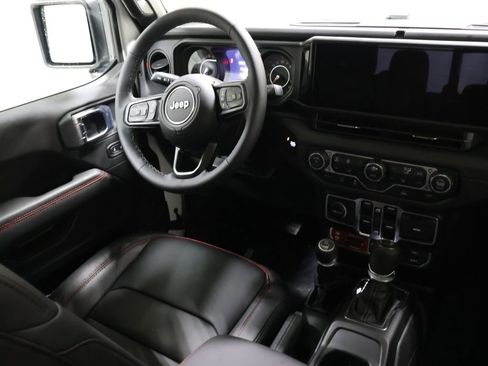 New 2026 Jeep Gladiator Rubicon AWD/4WD image 17