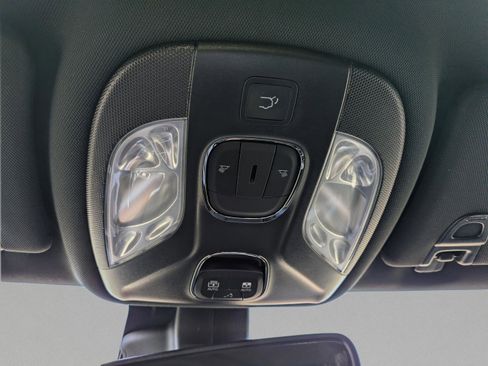 New 2026 Jeep Compass Latitude w/ Sun and Sound Group AWD/4WD image 24