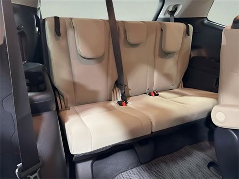 Used 2024 Subaru Ascent Premium w/ Convenience Package image 33