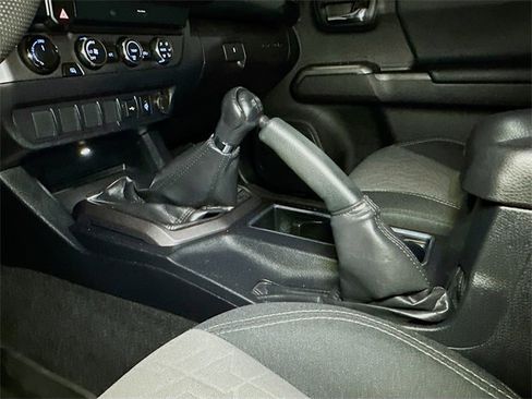 Used 2020 Toyota Tacoma TRD Sport image 30