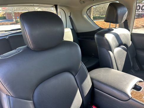 Used 2017 INFINITI QX80 4WD w/ Driver Assistance Package image 27