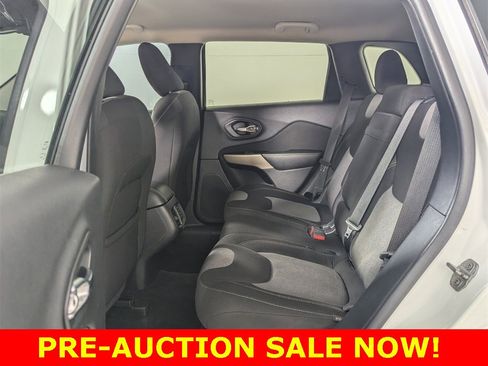 Used 2018 Jeep Cherokee Latitude image 22