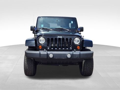 Used 2013 Jeep Wrangler Unlimited Sahara AWD/4WD image 2