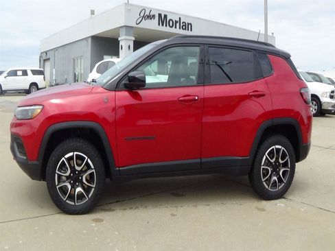Certified 2024 Jeep Compass Trailhawk w/ Trailhawk Elite Group AWD/4WD image 1