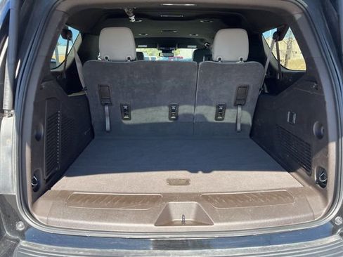 Used 2024 Chevrolet Suburban LT image 17