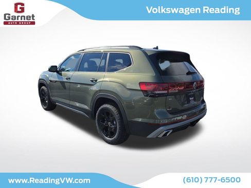 New 2026 Volkswagen Atlas Peak Edition image 3