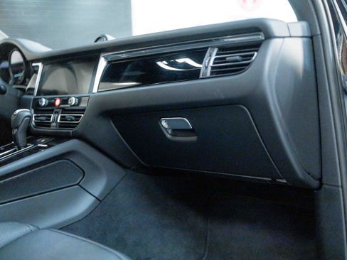 Used 2025 Porsche Macan Base image 55