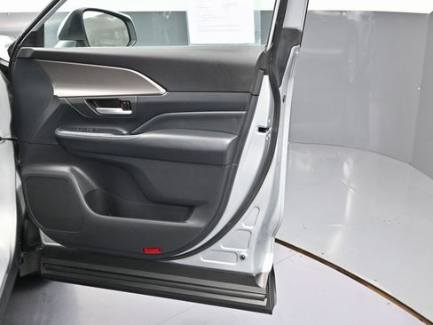 Used 2024 Toyota Grand Highlander XLE image 41