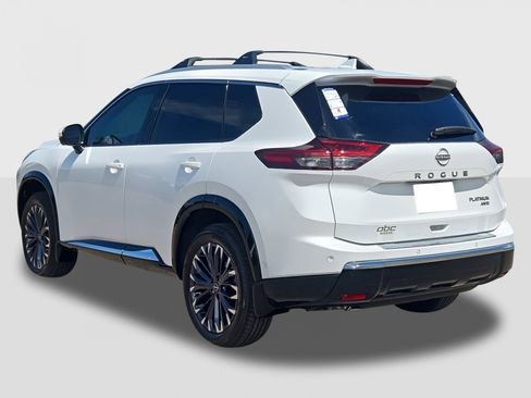 New 2026 Nissan Rogue Platinum image 8