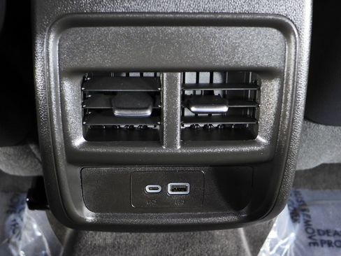 Used 2025 Cadillac XT4 Premium Luxury FWD image 24