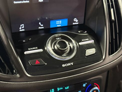 Used 2017 Ford Escape Titanium AWD/4WD image 34