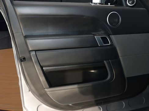 Used 2020 Land Rover Range Rover Sport HSE Dynamic image 23