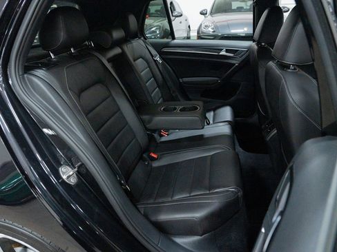 Used 2016 Volkswagen Golf 4-Door image 21