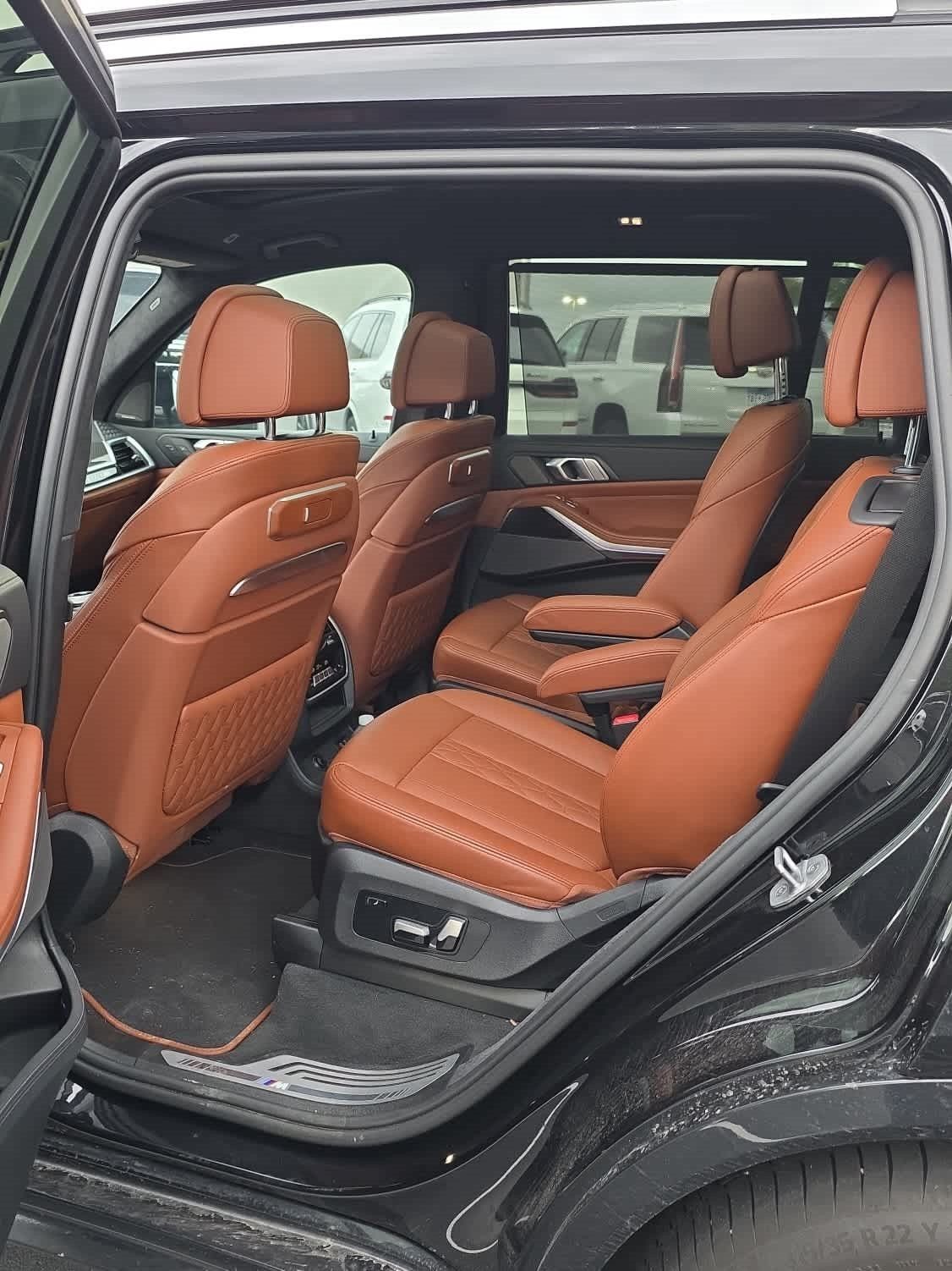 Used 2023 BMW X7 M60i w/ Executive Package AWD/4WD image 6
