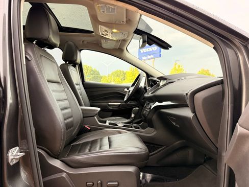 Used 2017 Ford Escape Titanium AWD/4WD image 24