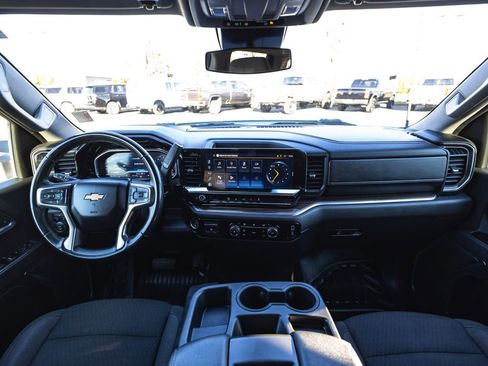 Used 2024 Chevrolet Silverado 3500 LT image 24