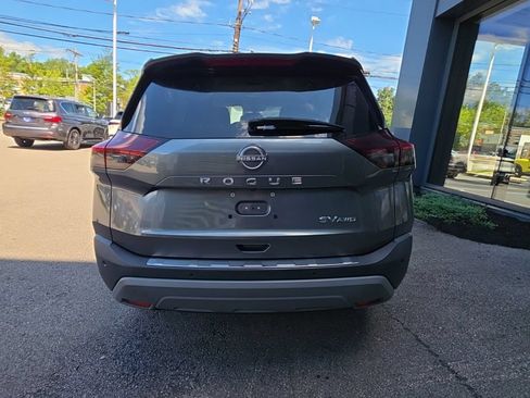 Used 2023 Nissan Rogue SV AWD/4WD image 5