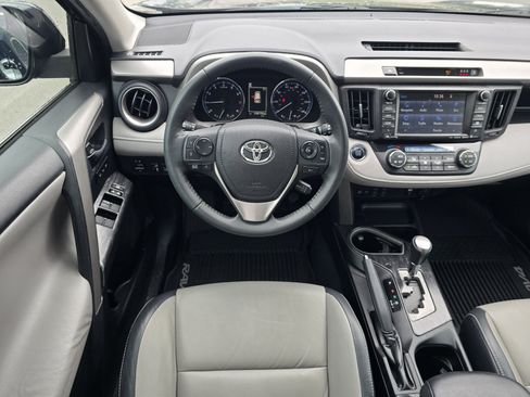 Used 2017 Toyota RAV4 Platinum FWD image 14