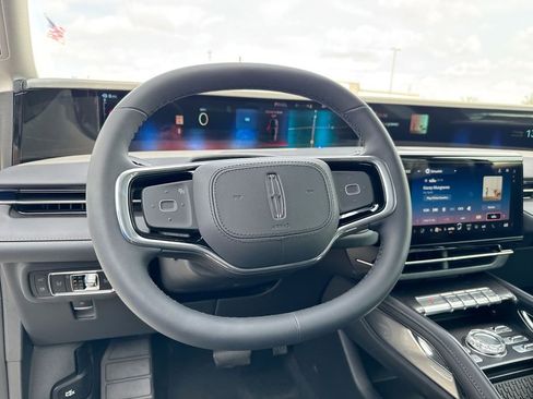 New 2026 Lincoln Nautilus Reserve AWD/4WD image 11
