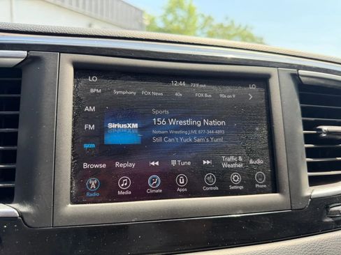 Used 2019 Chrysler Pacifica Touring-L FWD image 18