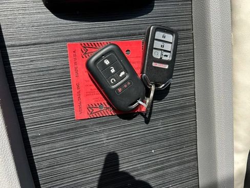 Used 2016 Honda Pilot Touring image 27