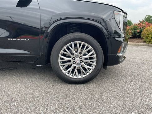 Used 2024 GMC Acadia Denali FWD image 33
