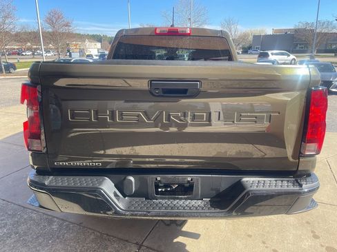 Used 2024 Chevrolet Colorado W/T image 5