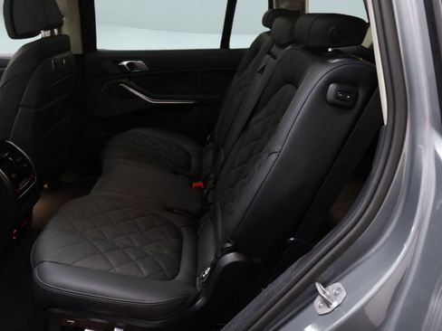 Used 2025 BMW X7 xDrive40i w/ Premium Package image 15