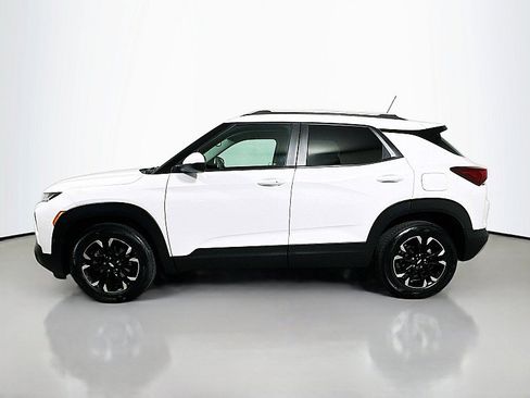 Used 2022 Chevrolet TrailBlazer LT w/ Convenience Package FWD image 4