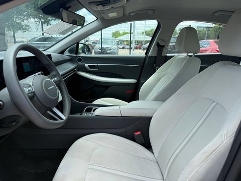 Used 2025 Hyundai Sonata SEL FWD image 9