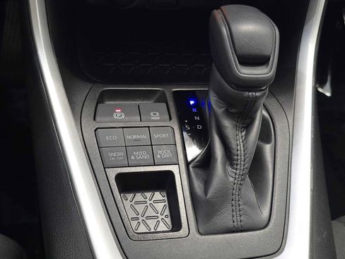 Certified 2023 Toyota RAV4 LE AWD/4WD image 17