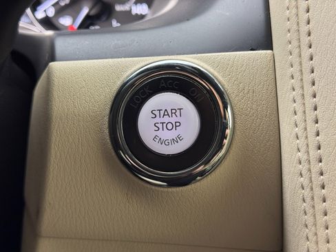 Used 2021 INFINITI QX80 Sensory w/ Cargo Package image 22