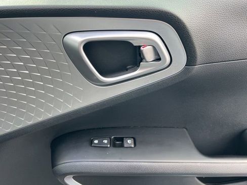 Used 2020 Kia Soul LX image 28