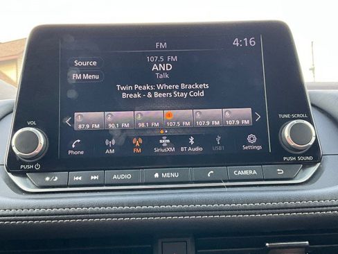 Used 2023 Nissan Rogue S image 16