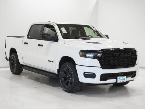 New 2026 RAM 1500 Express AWD/4WD image 4
