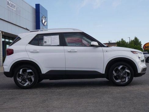 Used 2025 Hyundai Venue SEL FWD image 20
