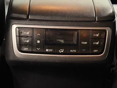 Used 2016 Toyota Highlander Limited Platinum FWD image 38