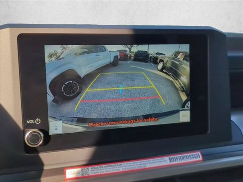 Certified 2025 Toyota Tacoma SR5 AWD/4WD image 17