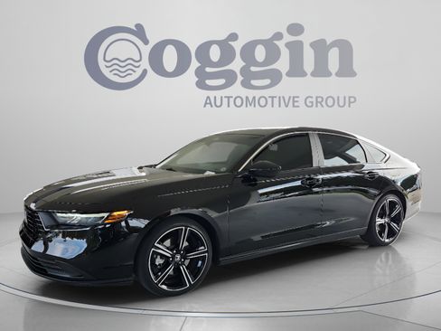 Used 2025 Honda Accord Sport image 1