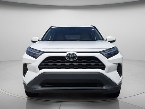Used 2022 Toyota RAV4 XLE FWD image 5