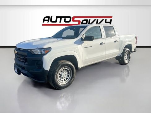 Used 2025 Chevrolet Colorado W/T RWD image 3