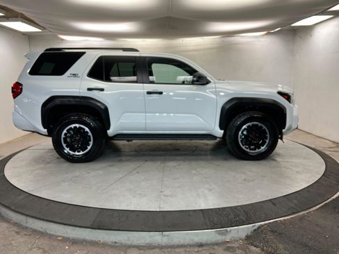 Used 2025 Toyota 4Runner TRD Off-Road image 7