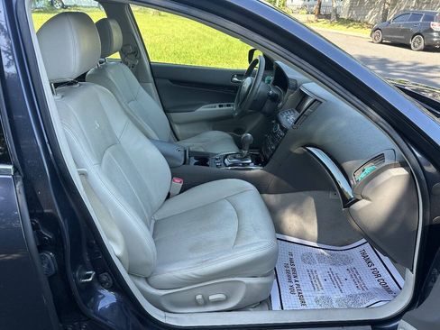Used 2011 INFINITI G37 x Sedan w/ Premium Pkg AWD/4WD image 9
