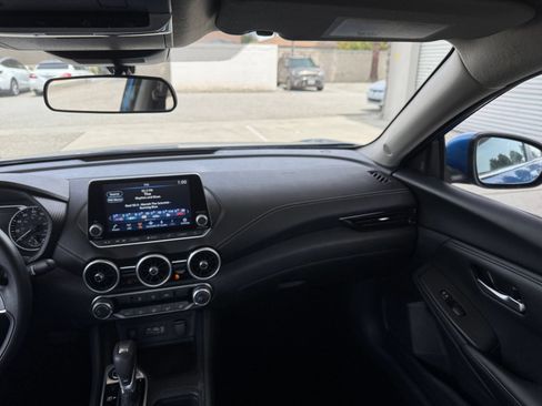 Used 2025 Nissan Sentra SV FWD image 34