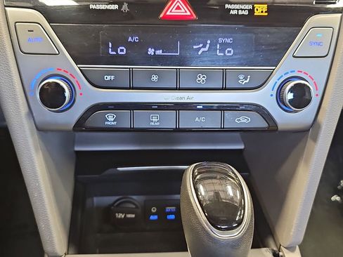 Used 2017 Hyundai Elantra Limited w/ Limited Ultimate Package 09 image 23